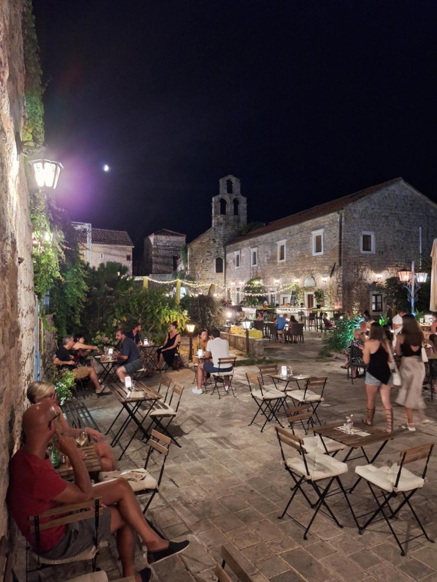 Freedom Hostel Budva Exterior photo